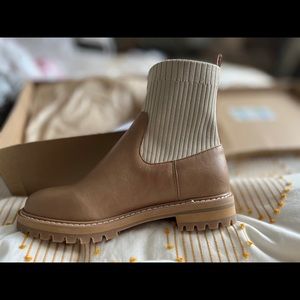 Nude women’s boots size 6.5